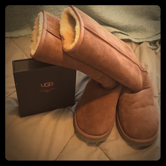 Authentic UGG boots with sheepskin care kit
