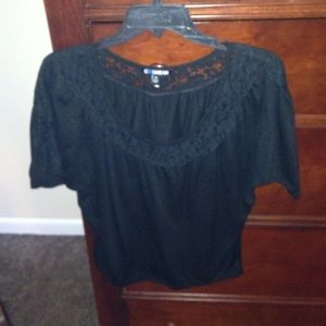 Black 1/2 length sleeved shirt