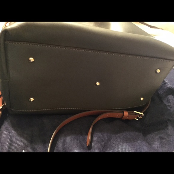 Barlow Dooney & Burke with matching clutch. - Picture 3 of 3