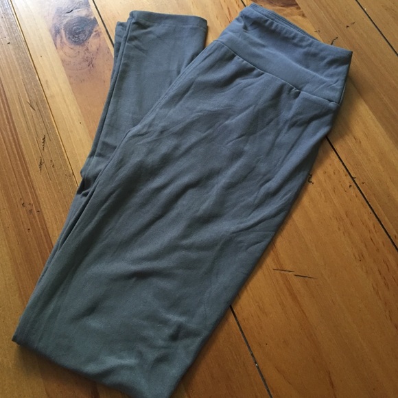 LULAROE SOLID LEGGING