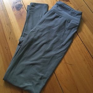 LULAROE SOLID LEGGING