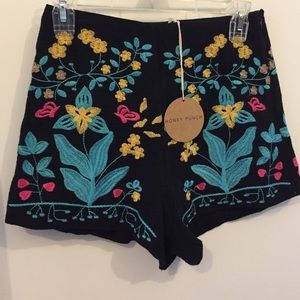 Embroidered high waisted shorts