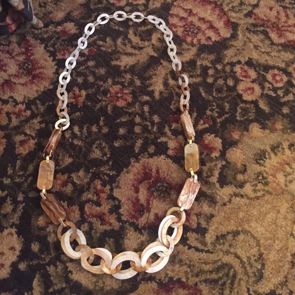 Acrylic fashion necklace