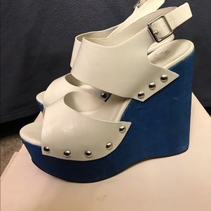 Platform wedges sz 9