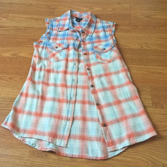 Sleeveless flannel