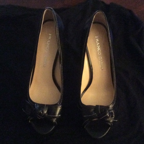 Size 8 Franco Sarto peep toe heals