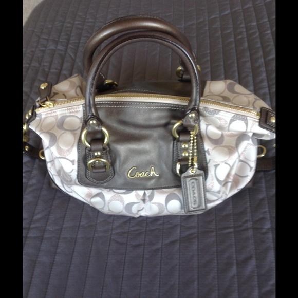 NWOT! Brown authentic coach bag!