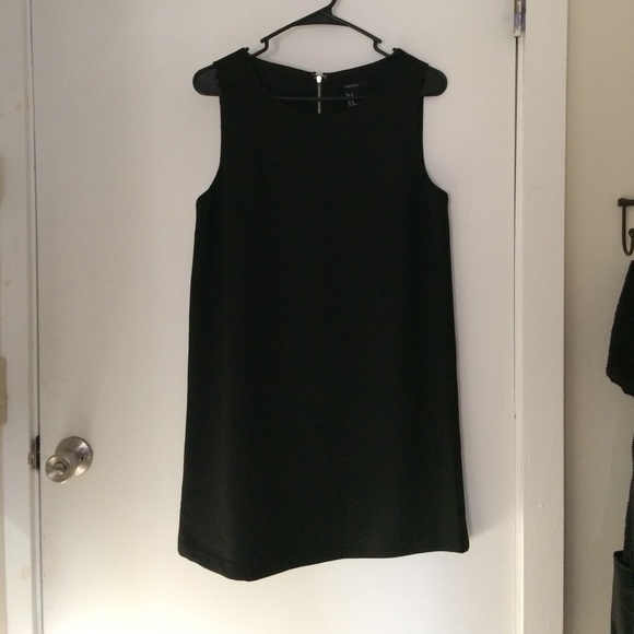 Forever 21 Dresses & Skirts - Black shift dress