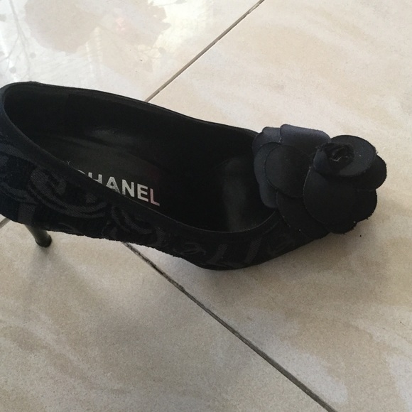 Ladies shoes - Picture 1 of 4