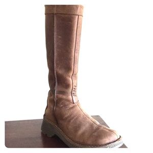 Badass tall Dr. Martens.. Awesome!  Size 9.5