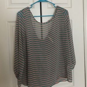 Cute pink and teal top.