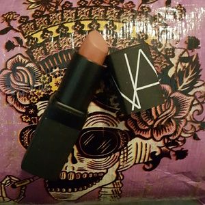 Nars lipstick in blonde venus