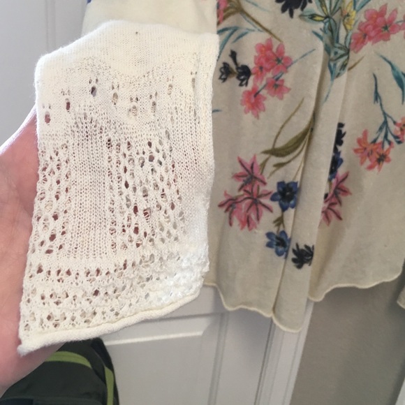 Beautiful floral print sweater - Picture 3 of 3