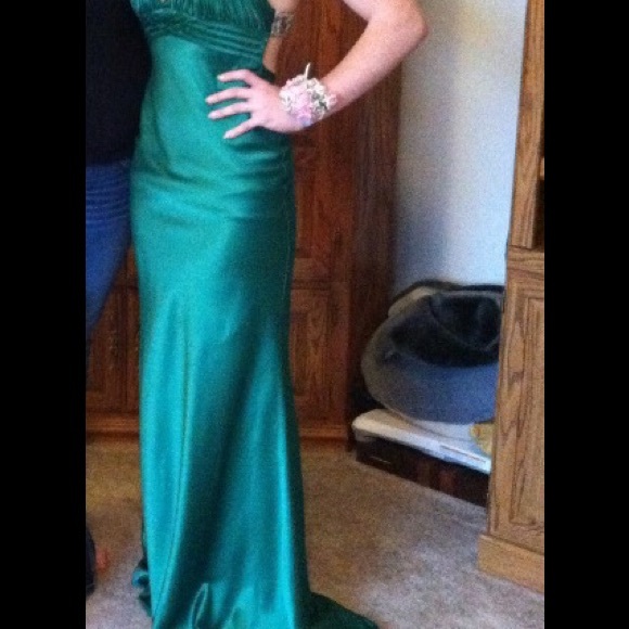 Prom dress - Picture 2 of 4