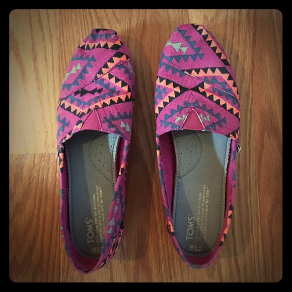 Tribal Print Toms