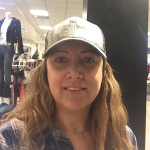 Meet your Posher, Liat