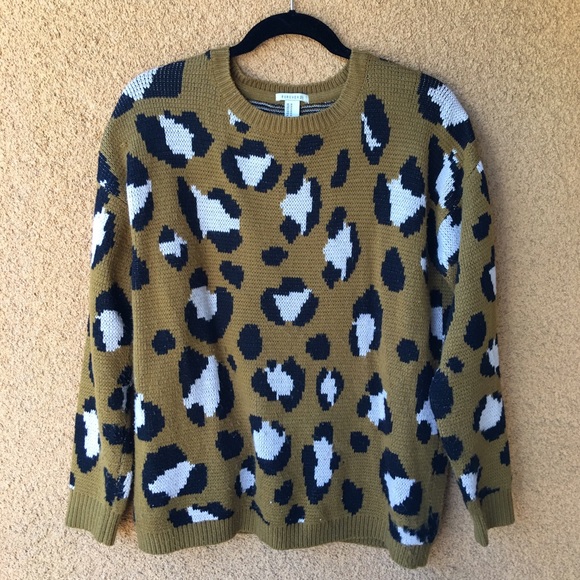 Forever 21 cheetah print sweater - Picture 1 of 1