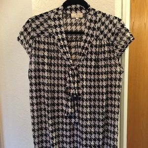 Houndstooth Sleeveless Blouse
