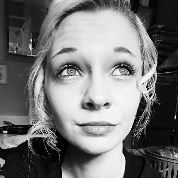 Meet your Posher, Lizbeth - Picture 1 of 1