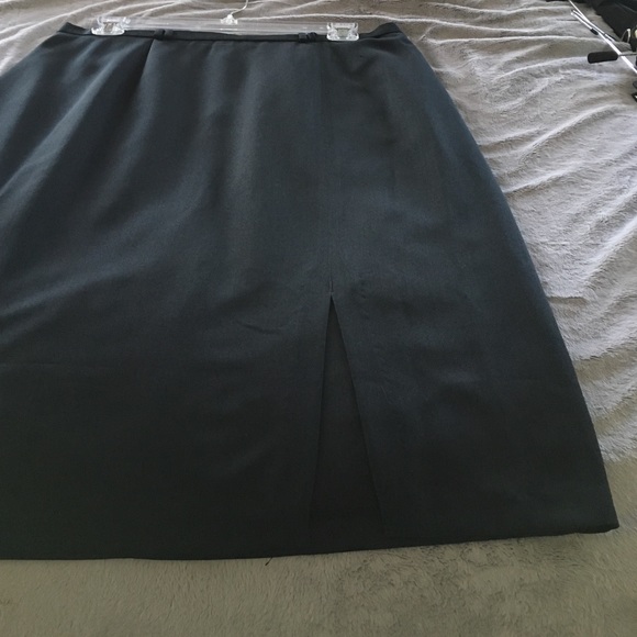 NWOT Black skirt with side kick split - Picture 2 of 4
