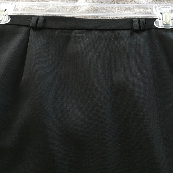NWOT Black skirt with side kick split - Picture 4 of 4