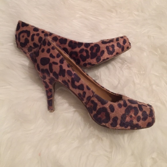 Stylish, animal print high heels! 🐾 Size 8.5 - Picture 1 of 3