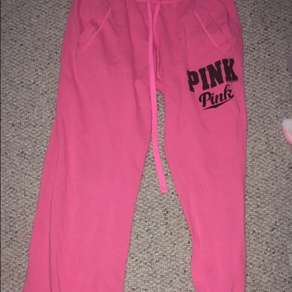 2 vs pink sweatpants