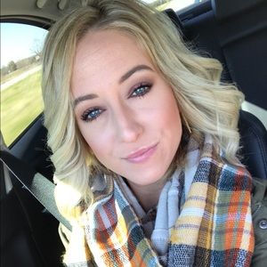 Meet your Posher, Brooke