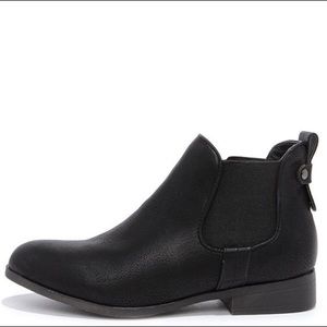 Madden girl Chelsea boots