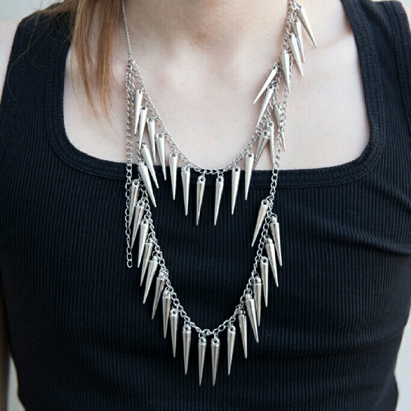Hot Topic Accessories - Silver Spike Necklace Layered Tiered Punk Unisex Hot Topic Accessories - Silver Spike Necklace Layered Tiered Punk Unisex