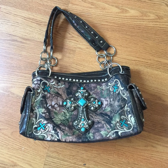 NWOT camo cross purse