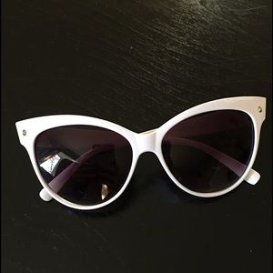 White cat eye sunglasses White cat eye sunglasses