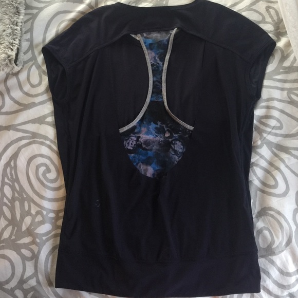 NWOT lululemon athletica top 4