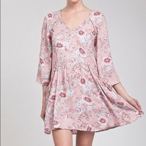 HP!! ✨Mauve floral dress ✨✨ HOST PICK!! NEW!! 💕💕