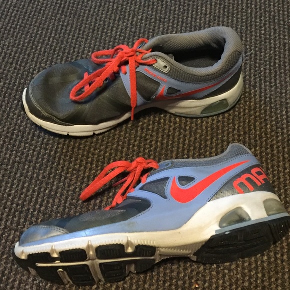 Nike Shoes - Nike sneakers