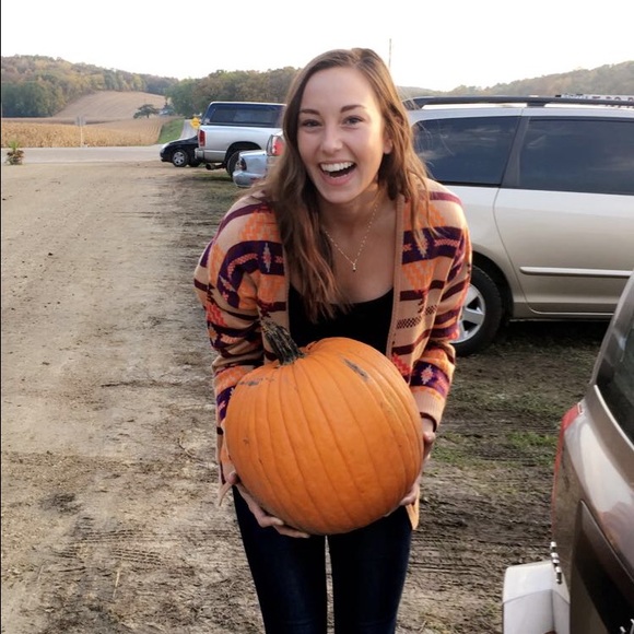 Meet your Posher, Cathy - Picture 1 of 1