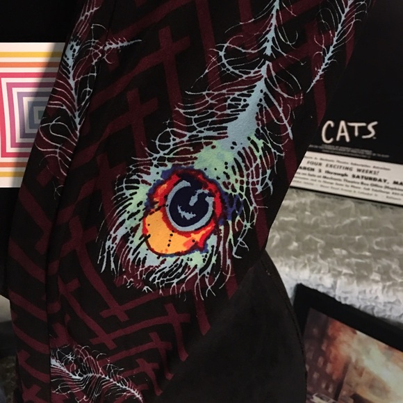LuLaRoe Other Lularoe Nwt Leggings Os Peacock Feathers One Left