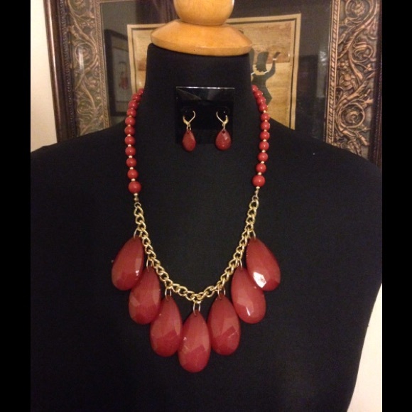 Acrylic Teardrop Statement Necklace/Earring Set