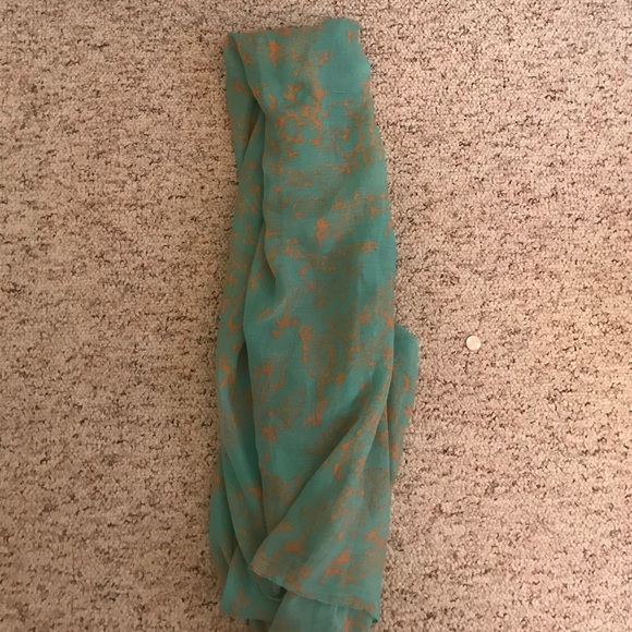 Lightweight Scarf