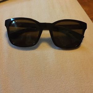 Woman's polarized Ray-Ban sunglasses