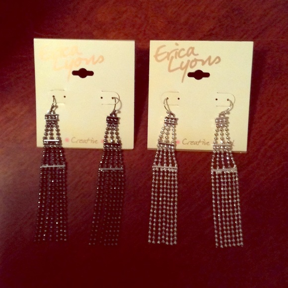 5/$20 2 Pairs Erica Lyons dangly Fashion Earrings