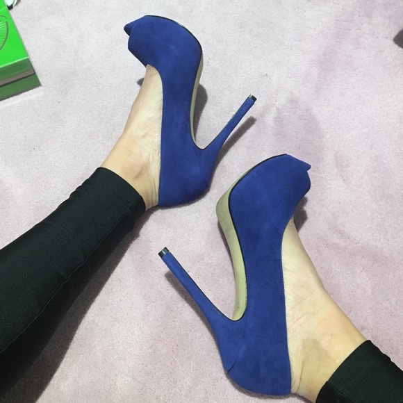 Enzo Angiolini Suede Heels