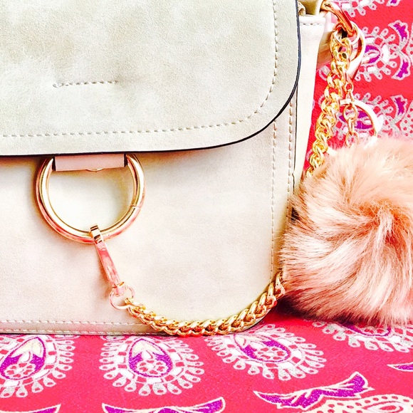 ⚡️HOST PICK⚡️ Chic Crossbody bag - Picture 2 of 4