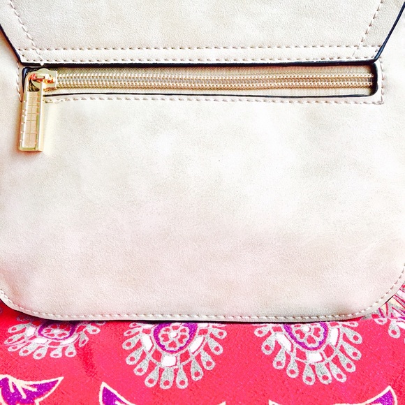 ⚡️HOST PICK⚡️ Chic Crossbody bag - Picture 3 of 4