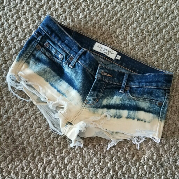 Abercrombie & Fitch short shorts distressed