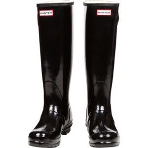 Black size 8 Hunter Rainboots