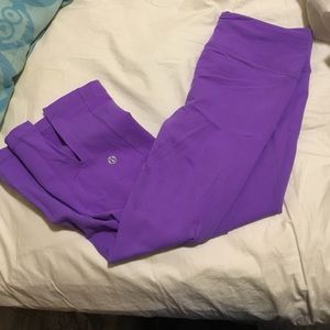 Lululemon Gather and Crow Crops