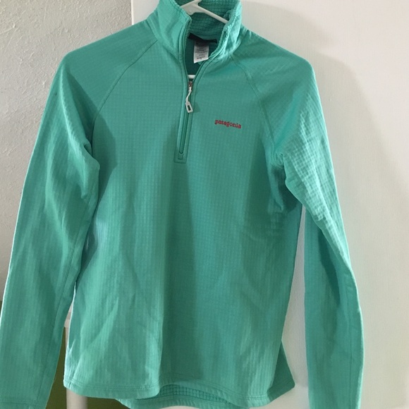 Patagonia pullover size small
