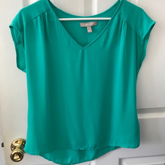 Banana Republic Tops - Banana Republic green blouse