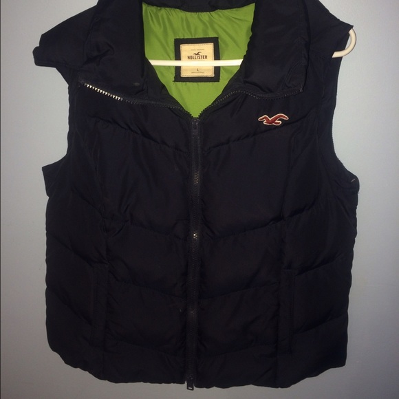 Navy puffer vest